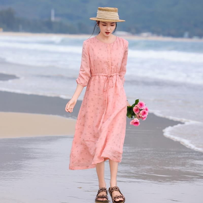 レディース ワンピース 春夏 小花柄 Aライン 七分袖 ミモレ丈 ウエストリボン フレンチシック レトロ 上品 綿麻 ラミー ラウンドネック ルージュピンク