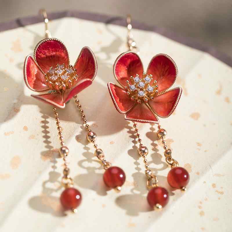 耳飾り レディース 絨花 梅の花モチーフ 手作り タッセル ピアス 赤色 レッド S925シルバーポスト 古風 レトロ アンティーク 中華風 新チャイナスタイル エスニック 春夏 普段使い お出かけ