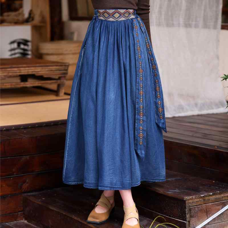 スカート 秋冬 ウォッシュドデニム ロング丈 Aライン フレアスカート レトロ ヴィンテージ風 クラシック 刺繍 コットン 綿 上品 エレガント 個性的 デザイン性 着回し 普段使い 伸縮性なし
