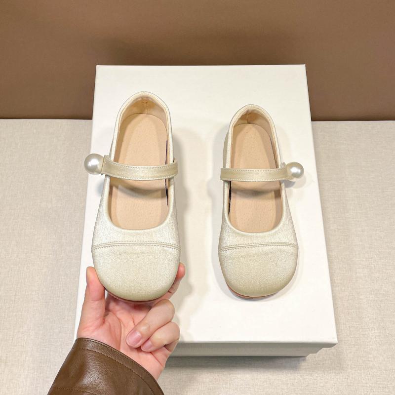 靴 シューズ 女の子 プリンセス フォーマル パンプス 発表会 結婚式 ドレス 卒園式 入学式 七五三 ソフトソール 柔らかい 履きやすい マジックテープ ストラップ パール飾り マイクロファイバー 合皮 ラバーソール アプリコット シルバー 春秋