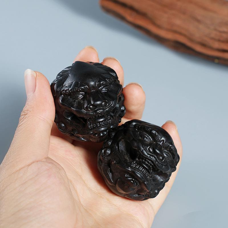 健康グッズ 紫檀 実木 獅子頭 彫刻 手転球 マッサージ 掌玩具 ストレス解消 握力強化 リラックス 開運 縁起物 天然木製 脳活 デスクワーク インテリア 置物 オブジェ