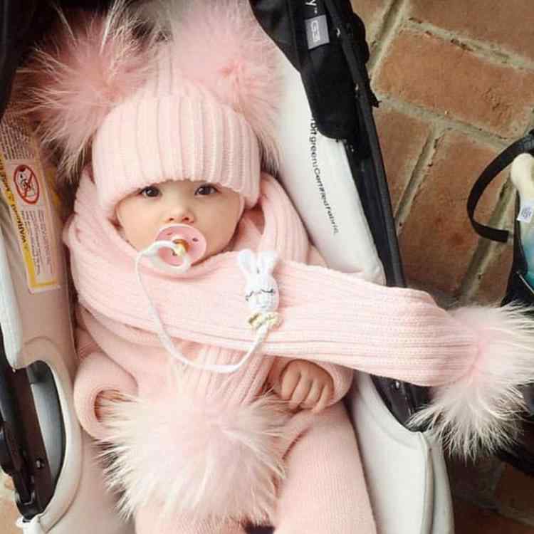 ニット帽 ベビー キッズ 親子お揃い アクリル素材 防寒 タヌキファーポンポン付き かわいい 秋冬 男女兼用 お出かけ 普段使い 赤ちゃん 子供用 おしゃれ グレー ピンク系 4,810円