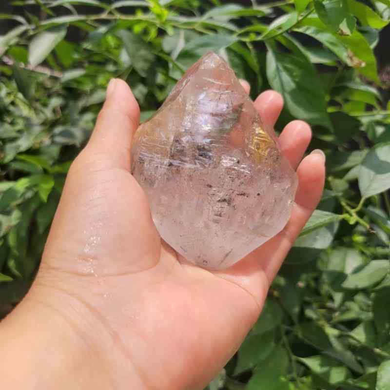 石英 天然石 水入り口・入口 黒流砂 ホワイトクォーツ シャーマンダウ スケルトンクォーツ 原石 特殊な自己同一性派外形 ひな形 飾りつけ お手て石ころ 室内装飾 感謝石 オブジェ 癒し 力強さ石ころ