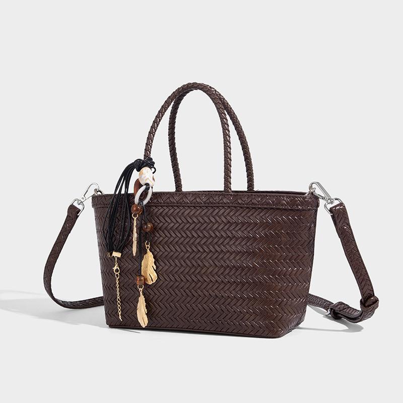 バッグ レディース 女性用 高級感 ハンドバッグ 編み込み 鞄 トレンド ファッション スタイリッシュ おしゃれ 合わせやすい 万能 通勤 オフィス 普段使い 肩掛け 斜め掛け ショルダーバッグ 合皮 フェイクレザー 春夏 スクエア型 シンプル モダン