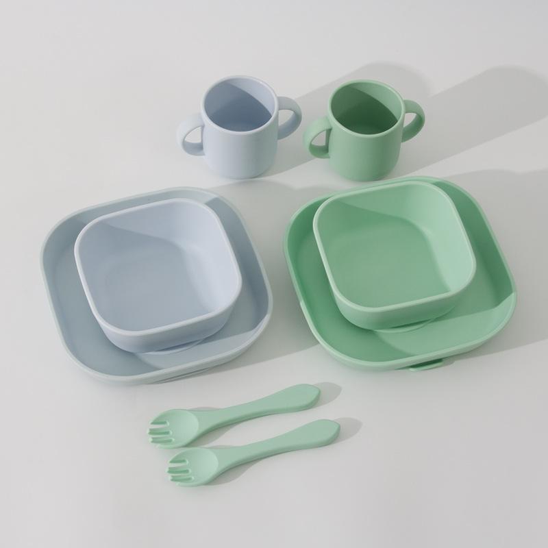 食器セット キッズ ベビー 離乳食 幼児食 普段使い 食品グレード シリコン 落下防止 割れない 火傷防止 耐熱 安全 衛生的 スクエアプレート ボウル カップ フォーク スプーン 4点セット｜花りぼん