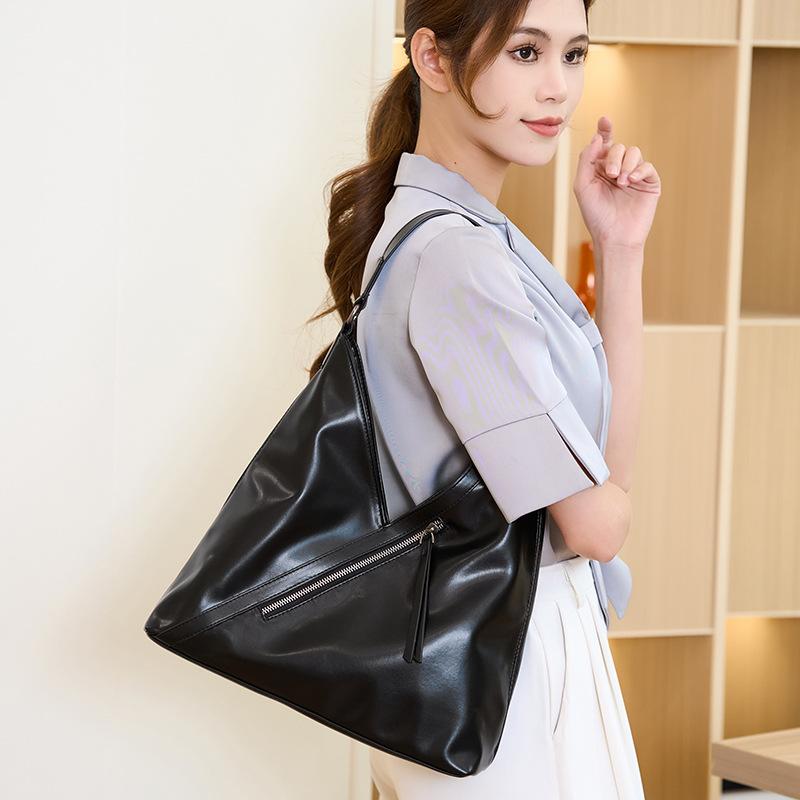 トートバッグ レディース 女性用 PUレザー 合皮 シンプル おしゃれ カジュアル 上品 肩掛け ショルダーバッグ 手提げ 鞄 ワンショルダー デイリー 普段使い 通勤 オフィス マグネット開閉 柔らかい 春夏 ブラック