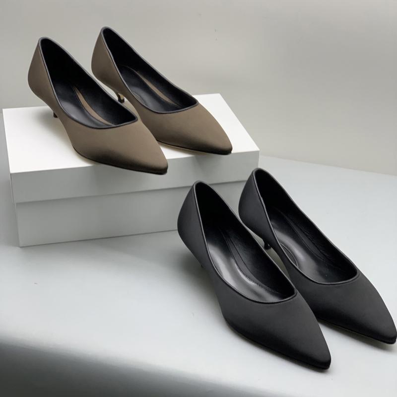パンプス レディース ローヒール ポインテッドトゥ チャンキーヒール 羊革風 柔らかい 履きやすい 歩きやすい 痛くない 疲れない 滑り止め 通勤用 仕事用 フォーマル オフィス カジュアル シンプル プレーン｜花りぼん