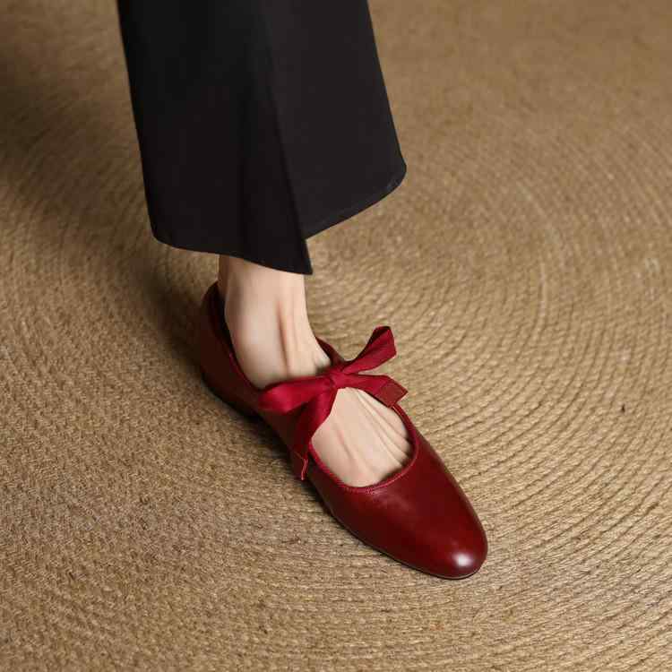 パンプス レディース ローヒール チャンキーヒール スクエアトゥ 浅口 痛くない 歩きやすい 走れる 疲れない 幅広 通勤 オフィス 仕事 冠婚葬祭 カジュアル フォーマル 黒｜花りぼん
