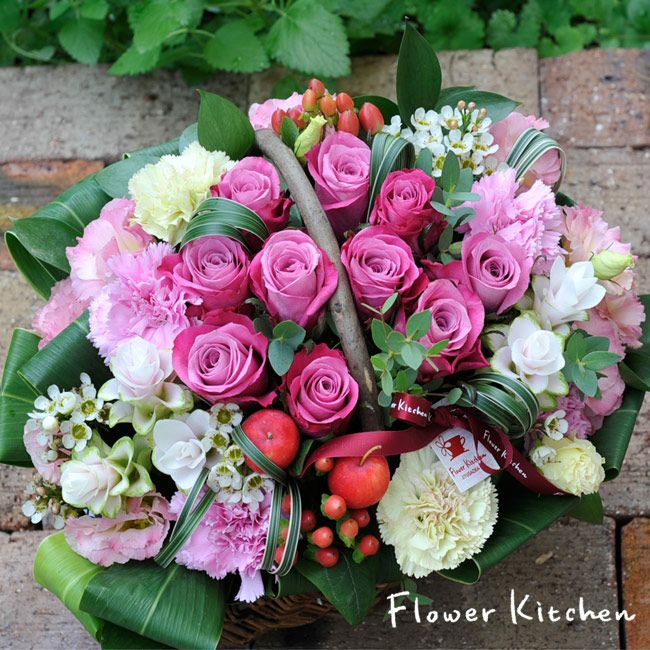 残りわずか あす楽 バラのガーデンバスケットアレンジメントフラワーギフト 花 結婚記念日 誕生日 御祝 プレゼントメッセージカード付き 送料無料 結婚祝い フラワーギフト 敬老の日 Fkaa 最先端 Www Trailconnections Com