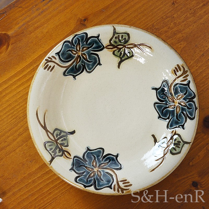 楽天市場 やちむん 沖縄陶器 7寸皿 ハイビスカス 青 プレート 皿 食器 大皿 中皿 線彫り 焼き物 ハナマル 楽天市場店