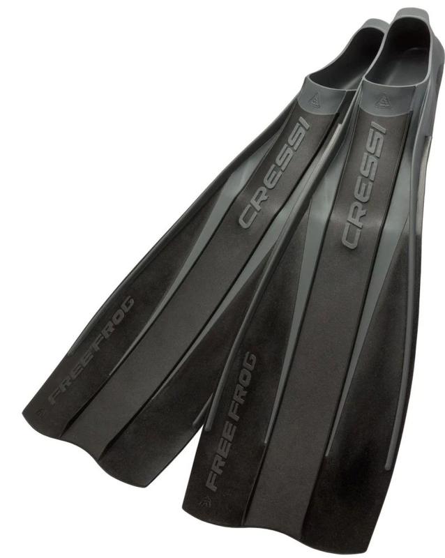 CRESSI フリー ダイビング フルフット フィン [ FREEFROG ] クラシックデザイン 柔軟さ 耐久性あり ブラック/レッド 【正規品】 11,176円