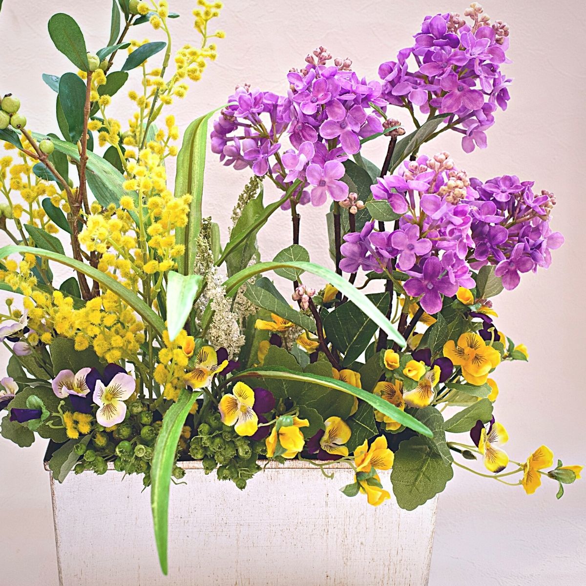 60 Off ミモザ ライラック パンジー フラワーアレンジメント 造花 玄関インテリア お洒落 おしゃれ 送料無料 華やか かわいい 素敵 紫 春の 花 黄色 インテリア みもざ 父の日 玄関 お祝い プレゼント 枯れない花 ギフト Ct触媒 春のインテリア 店内装飾 オフィス