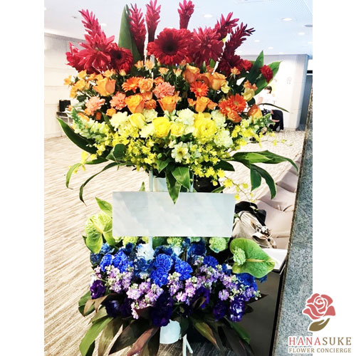 虹色花です。 楽天市場】スタンド花 虹色スタンド花25,000円2段 送料無料