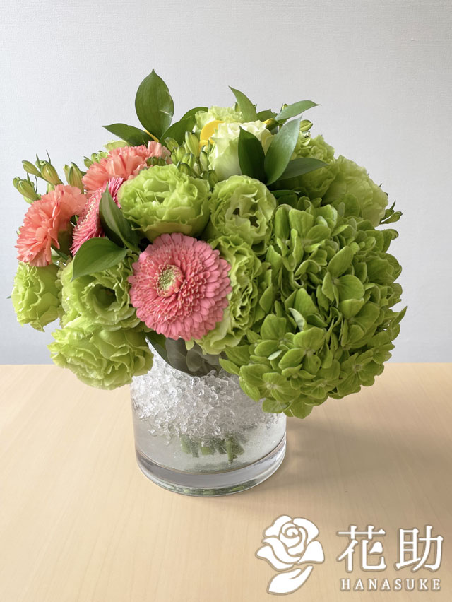 魅力的な 配送無料 名札またはカード付き 画像報告 フラワーコンシェルジュが厳選した花屋の おしゃれなガラス花瓶をプレゼント ニューヨークスタイルブーケ 円 日時指定可能 Fucoa Cl