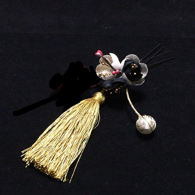 タッセル 3点セット 髪飾り 成人式 つまみ細工 玉かん 黒 金 梅 蕾 簪 ブラック ゴールド 水引細工 赤 白 桃 青 紫 花 モダン レトロ 組紐 紐 手作り ハンドメイド 激安 安い 派手 人気 ヘアアクセサリー ショートヘア