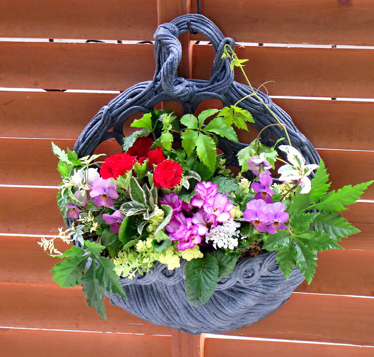 数量限定価格 丸い籠バックに春のお花のギャザリング寄せ植え 花 木の実 枝葉 果実ドライフラワー Oceanrepublicbrewing Com