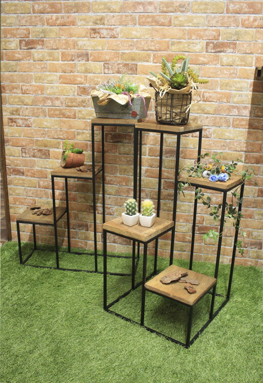楽天市場 Lサイズ 3段 フラワースタンド ステップ Lサイズ アイアン製 アイアン フラワースタンド 屋外 玄関先 かわいい おしゃれ 花台 送料無料 花うるる 花でうるおう毎日