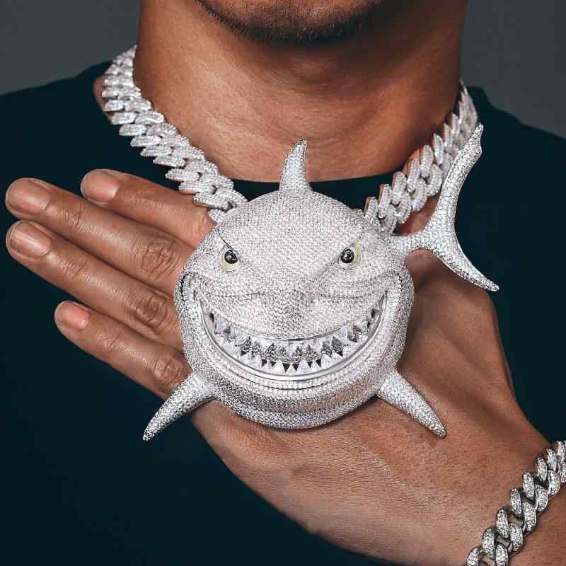 ネックレス サメ シャーク フルラインストーン アメリカ ラッパー ヒップホップ ローライダー ゴツめ ペンダント ビッグ デカい インパクト ストリート 個性 ユニーク ユーモア ギラギラ ゴールド シルバー