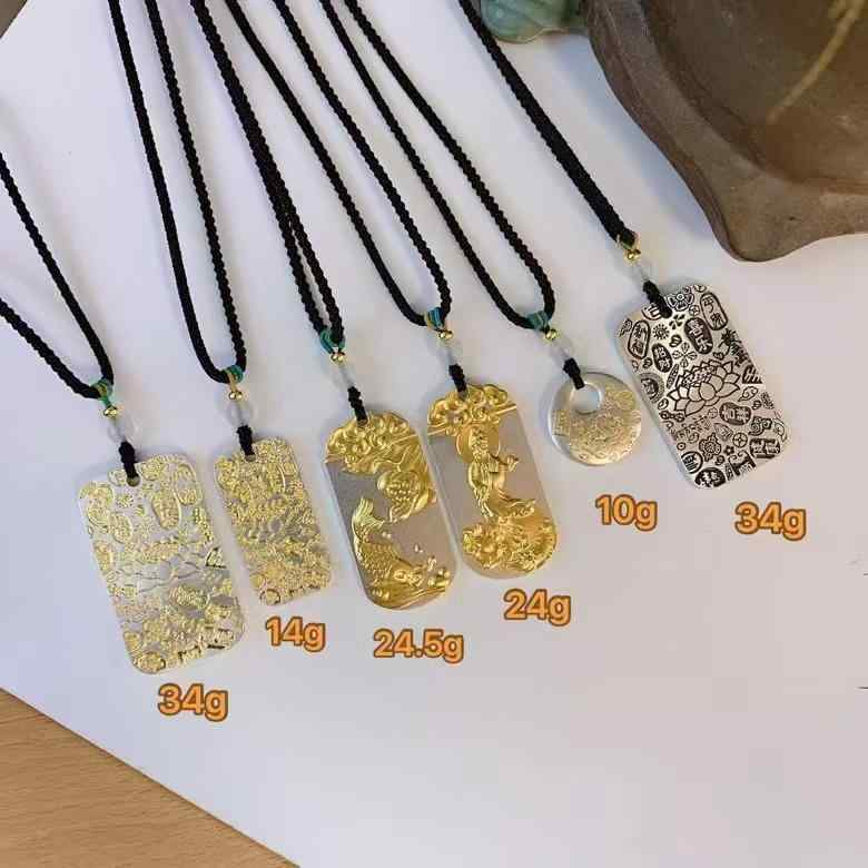 観音菩薩 シャンデリヤ しろがね色 記号の好いたらしい 雲 鯉 蓮 金ペンキ塗り 首飾り 分かりやすい 組織宗教 今めかしい 付属物
