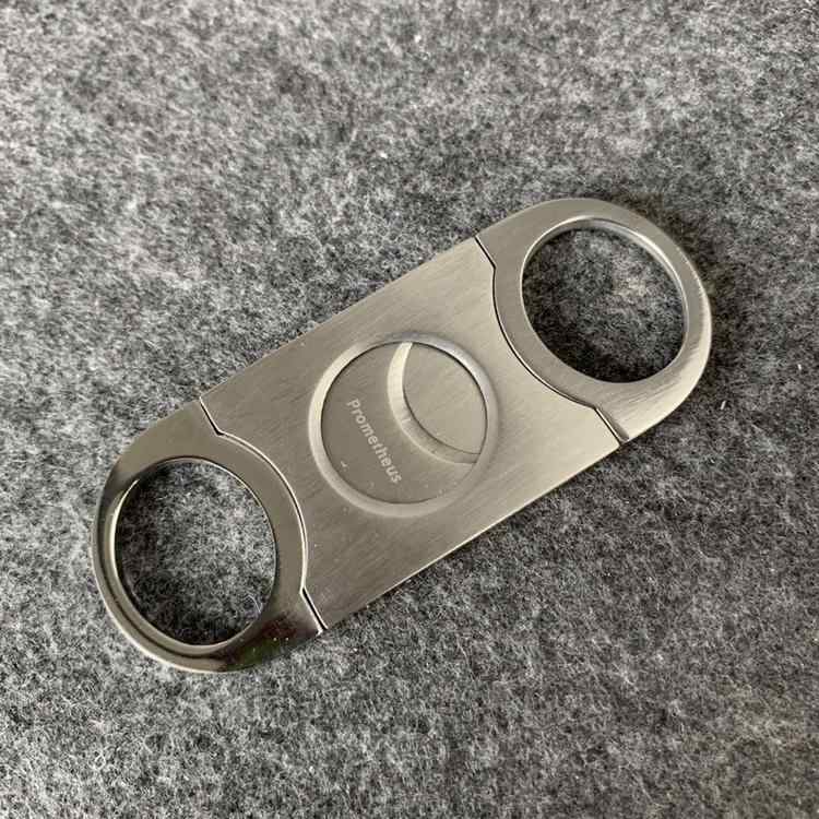 葉巻カッター シルバー 小型 持ち運び用 薄型 葉巻 ポータブル タバコ 先端 切る ステンレス シャープ 刃 煙草 シガーカッター シンプル カジュアル 平たい フラット スタイリッシュ