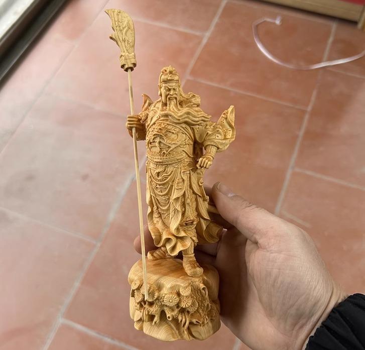 関羽 三国志 置物 フィギュア インテリア プレゼント 雑貨 木彫り 立像 関公 装飾品 武道 財神 ホーム リビング オフィス 風水 チャイナ風 工芸品 神像