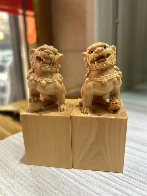 ライオン 置物 フィギュア インテリア プレゼント 雑貨 木彫り 彫刻 デスクトップ マスコット 装飾品 縁起物 工芸品 アニマル チャイナ風 風水