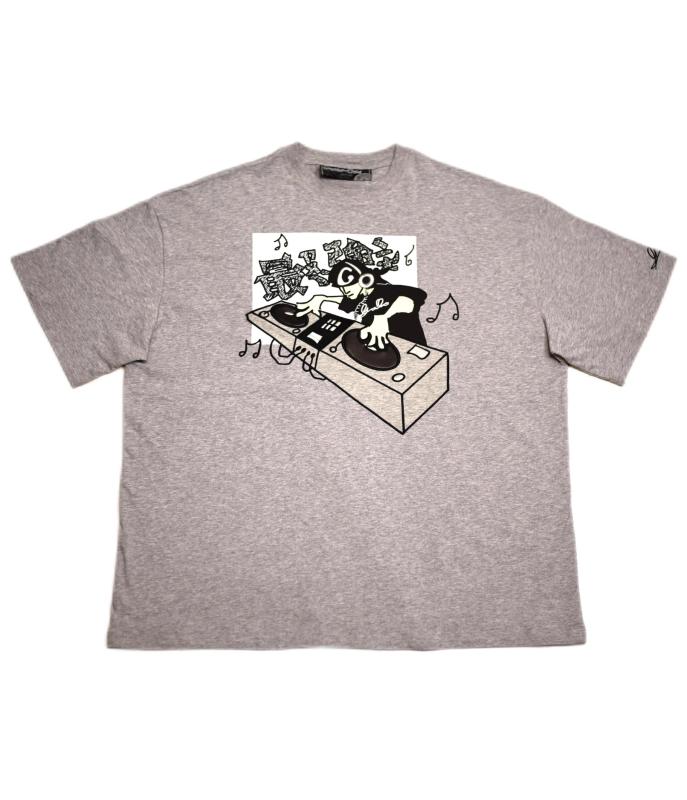 メンズ Tシャツ グレー プリント トップス ヤンチャ ストリート アメリカン ＤＪ プレイ 半袖 オールドスクール ヒップホップ ヴィンテージライク 映え 音楽