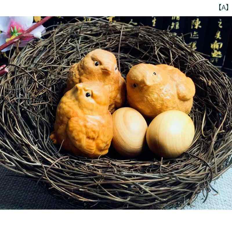 置物 崖柏木彫り ひよこ親子 卵 木製 工芸品 卓上飾り デスク リビング インテリア オブジェ ミニチュア 精巧 かわいい アジアンモダン 手のひらサイズ