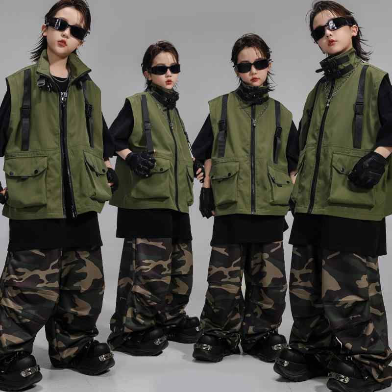 キッズダンス衣装 男の子 女の子 男女兼用 ヒップホップ ストリートダンス セットアップ ミリタリーグリーン 迷彩柄 ベスト ジレ 長ズボン パンツ 伸縮性素材 子供用 発表会 ステージ パフォーマンス