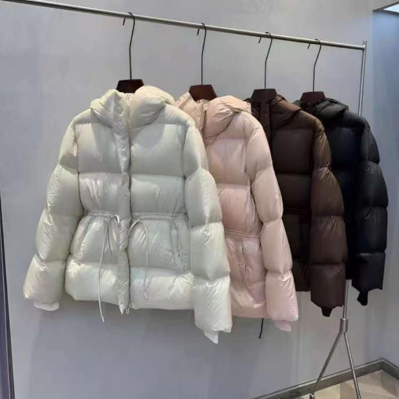 中綿ジャケット レディース 冬 秋冬 フード付き ショート丈 ボリューム ウエストマーク ウエストシェイプ ゆったり カジュアル きれいめ おしゃれ アウター 防寒 保温 ポリエステル