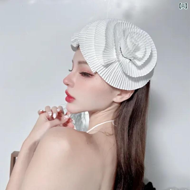 ヘアアクセサリー レディース レトロ ヴィンテージ 個性的なデザイン 立体感テクスチャー ビッグフラワー テールデザイン ファシネーター エレガント 上品なワイドカチューシャ 髪飾り ホワイト ブラック フォーマル パーティー お呼ばれ