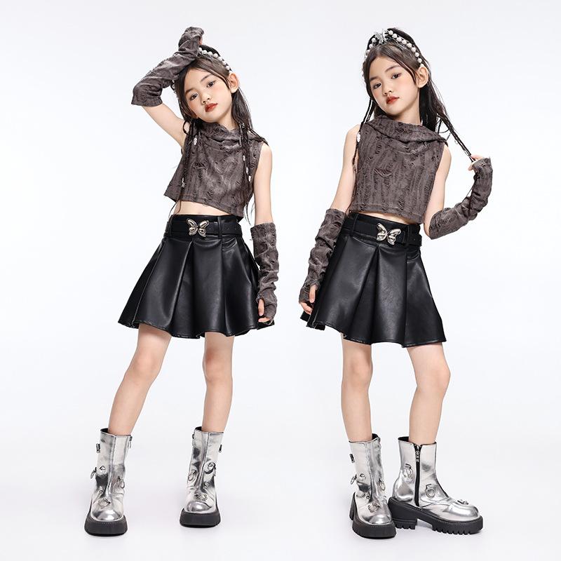 キッズダンスウェア ガールズ ヒップホップ ジャズダンス 衣装 セットアップ クロップドTシャツ へそ出し PUレザースカート 発表会 ステージ衣装 練習着 ストリートファッション 夏季