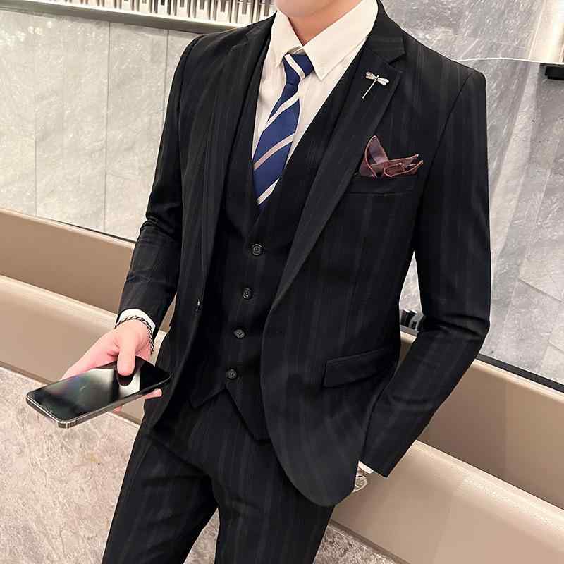 スーツ メンズ 男性用 スリーピース フォーマル 結婚式 披露宴 新郎衣装 ビジネス カジュアル オフィス 通勤 スリムフィット 細身 ストライプ柄 英国風 ノッチドラペル シングル一ツボタン 化学繊維混紡 セットアップ