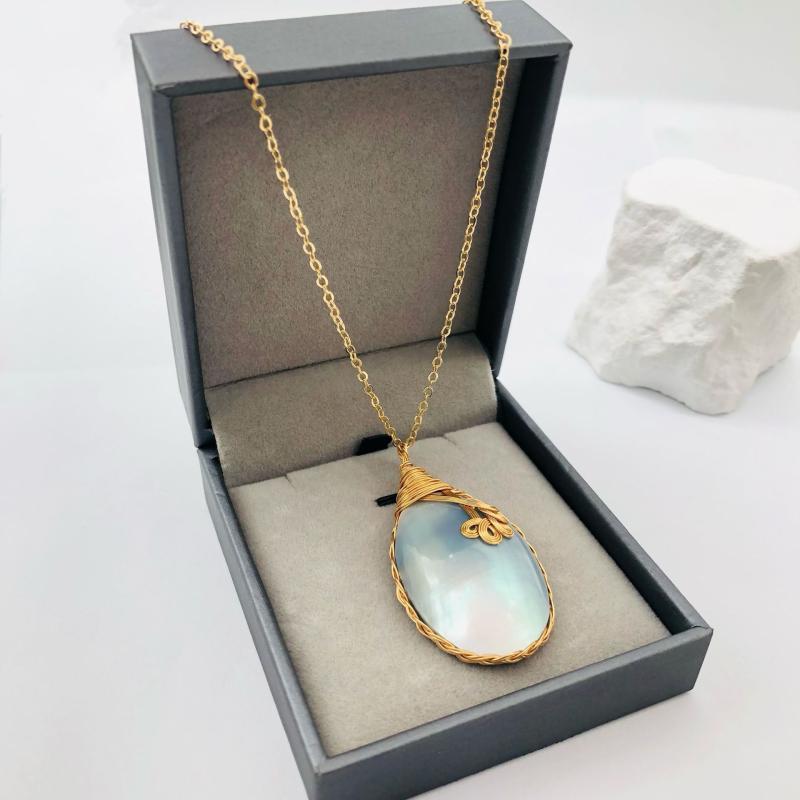 ネックレス レディース 天然海水マベパール 楕円形 ワイヤーラップ 編み込み ペンダント ショートネックレス 鎖骨チェーン コード シンプル 上品 エレガント 高級感 オフィス カジュアル 普段使い デイリー 通勤