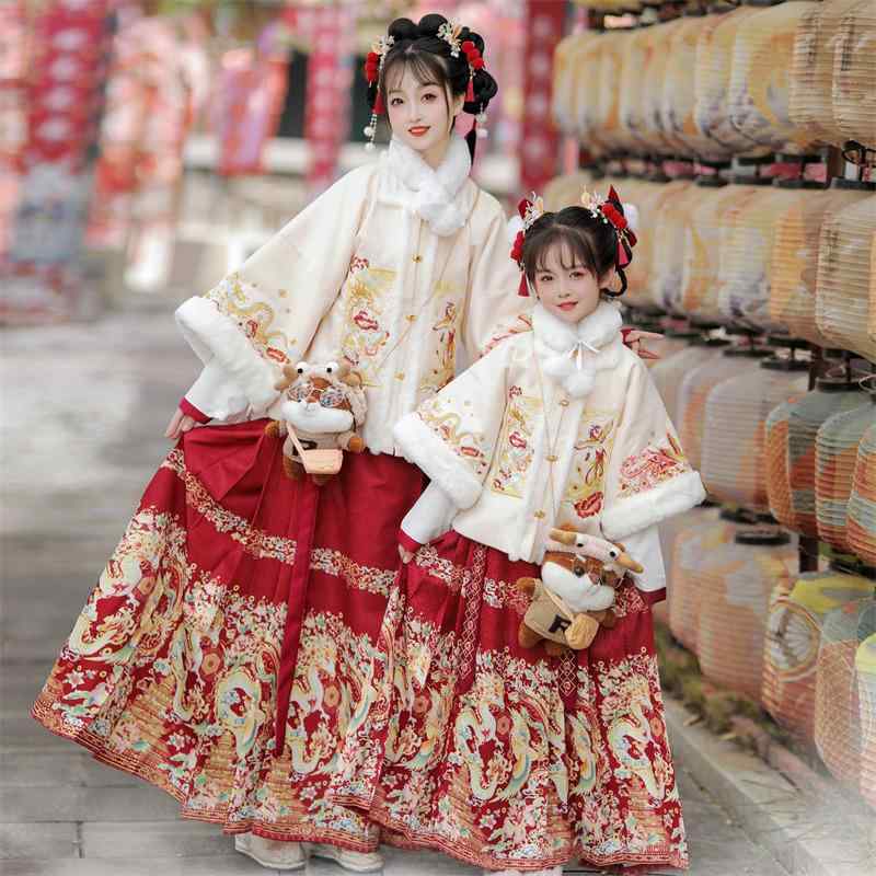 漢服 レディース 女の子 親子お揃い 明代様式 改良型 アオチュン アップ 秋冬 新年服 お正月 晴れ着 イベント 撮影用 ポリエステル 刺・墸 広袖 レッド オフホワイト
