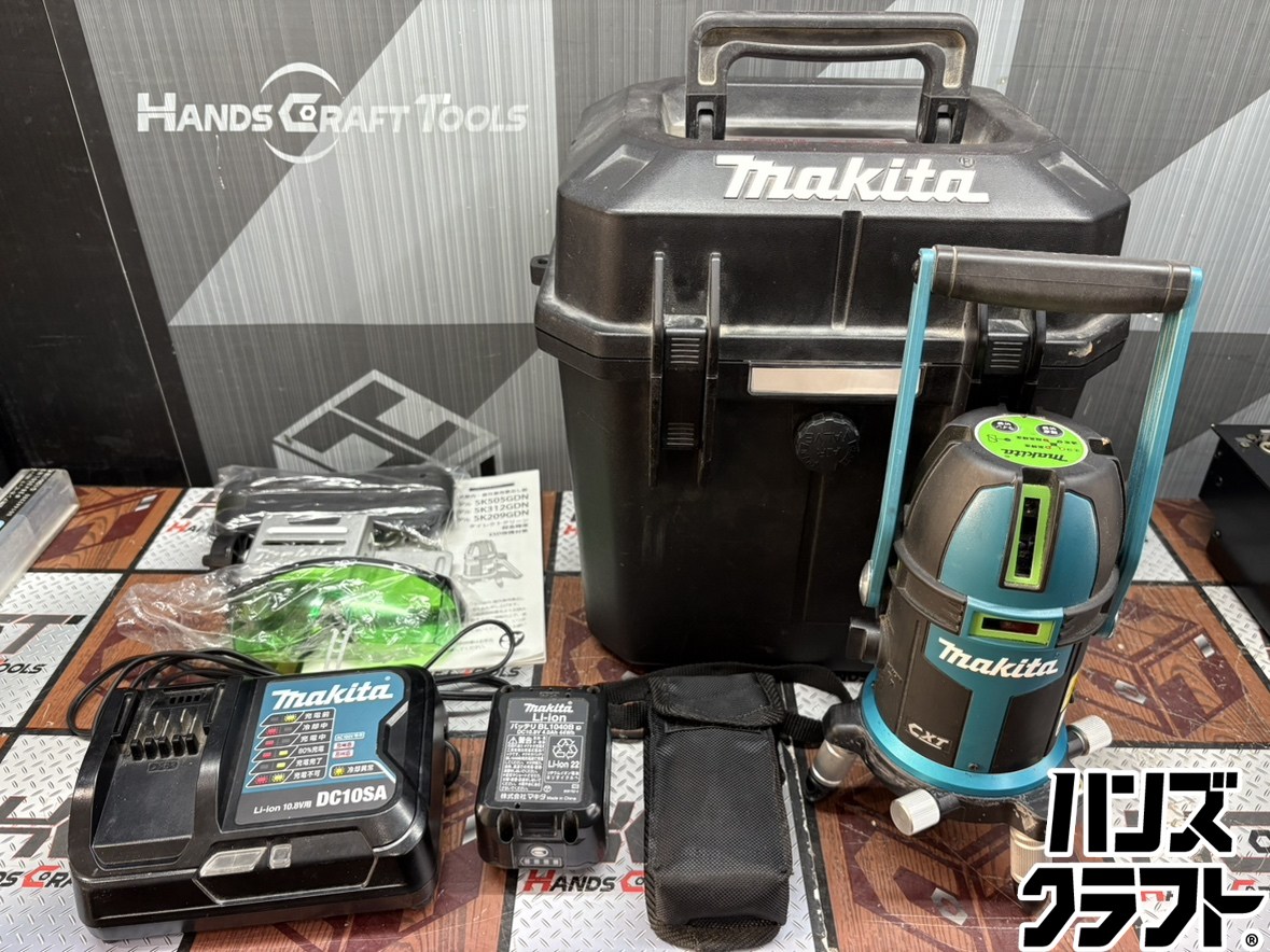 〇【貨物輸送無料】マキタ Makita SK505GDN 墨出し器 バッテリ×1・申し受ける器付き添い人 ※未目盛り調整の為ジャンク品取りまわし【ハンズクラフト佐賀】【中古】