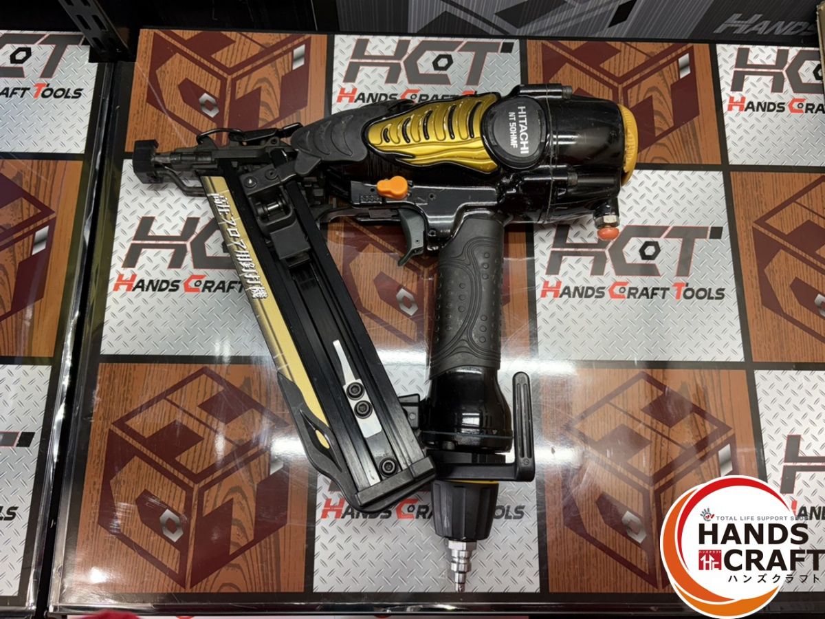 日立 NT50AC2 仕上げ釘打機 中古品 【ハンズクラフト宜野湾店】 日立 HITACHI フィニッシュネイラ 仕上釘打機 NT50AC2－中古機械工具
