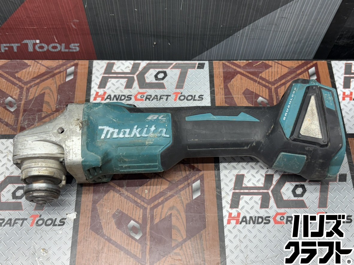 〇【貨物輸送無料】マキタ Makita GA404DN 100粍申し受ける式ディスクグラインダ 本体のみ ※動くこと不具合のある有り【ハンズクラフト佐賀】【中古】