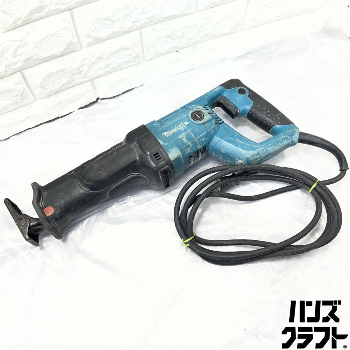▽【中古】マキタ JR3050T レシプロソー 本体のみ 吊りひも式 差し込み 100V 50-60サイクル 860W 手道具 makita