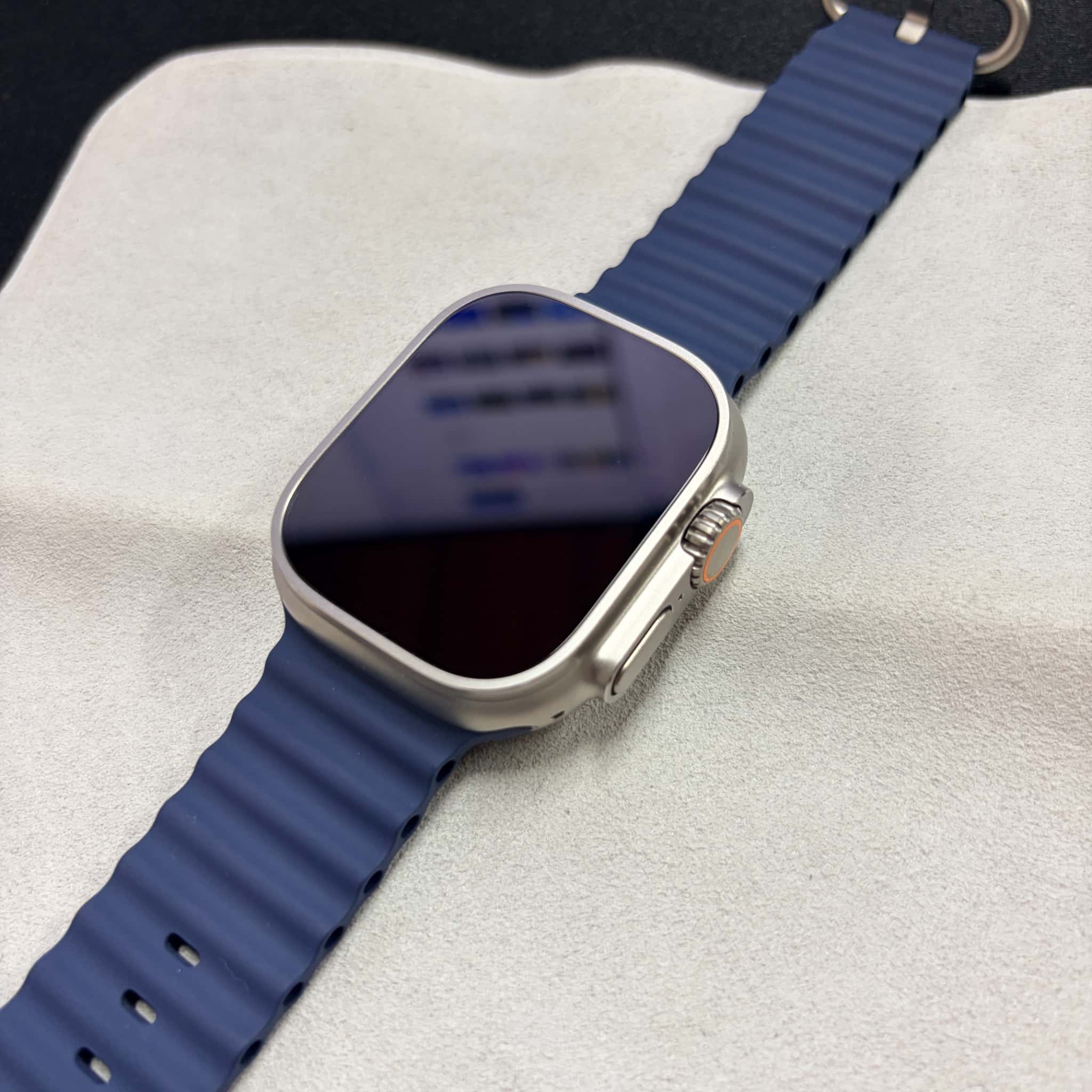 【展示品】 Apple Watch Ultra 2（GPS + Cellularモデル）- 49mmナチュラルチタニウムケースとネイビーオーシャンバンド　MX4D3J/A