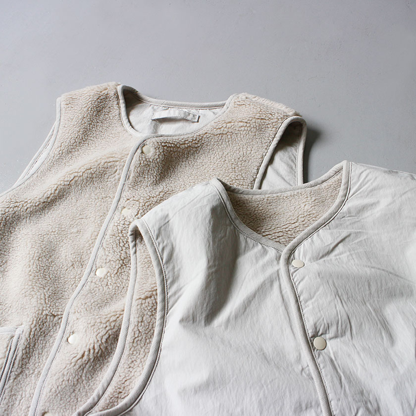 br/br/NATURALLAUNDRYbr/br/ボアリバーシブルデッキベスト