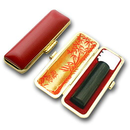 送料無料◆印鑑 はんこ 実印 玄武（黒彩樺） 16.5mm 印鑑ケース【赤-金枠】 [印鑑 実印 作成 印鑑ケース付き セット ハンコ 判子 ギフト プレゼント お祝い 子供 結婚祝い 就職祝い 成人祝い 名前 フルネーム]