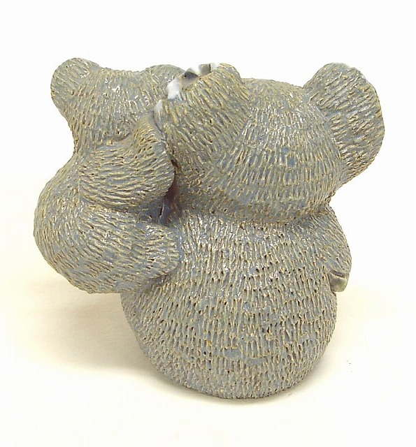 コアラ 128陶器 置物 動物 コアラ こあら Koala ユーカリ オーストラリア 有袋類 インテリア オブジェ おしゃれ かわいい 雑貨 贈り物 プレゼント ウルグアイ製 Marcsdesign Com