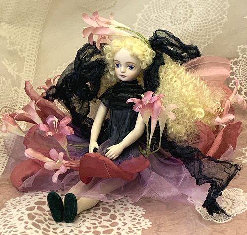 国際ブランド 楽天市場 妖精 置物若月まり子 お花の妖精人形 エルフィンフローリー ブローディア ピンク 楽ギフ 包装 楽ギフ のし ビスクドール 御祝 贈答 創作人形 ギフト 結婚祝 出産祝 記念品 ガーデニング ハッピーグッズコレクション オープニング大