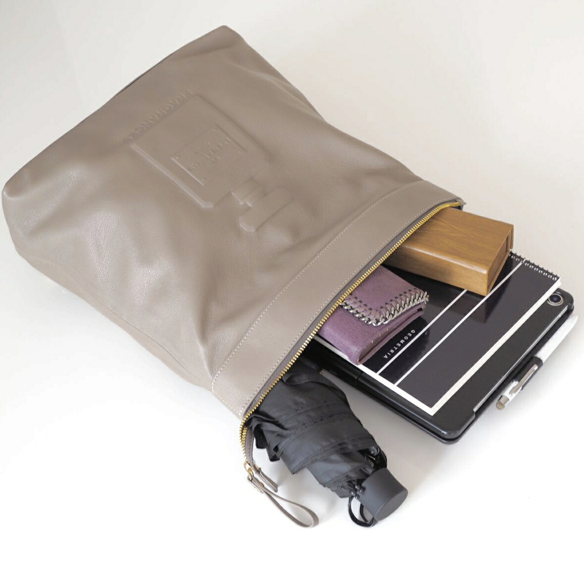 【IOPELLE/イオペレ】632BACKPACK(BAGバッグ2WAYトートワンショルダー付きレザー香水瓶本革イタリア製送料無料)