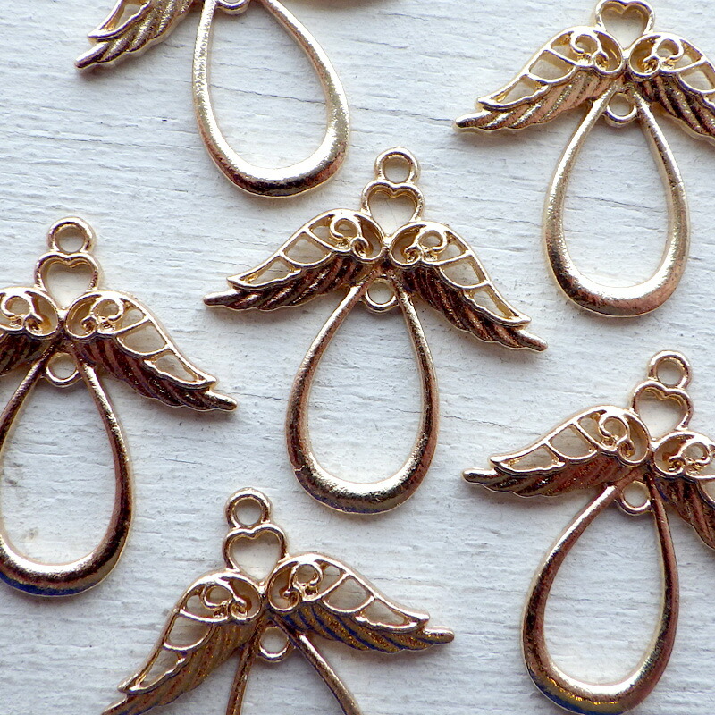 楽天市場】【1個】最高ランクの真鍮製 羽が生えたハート型A級ストーン