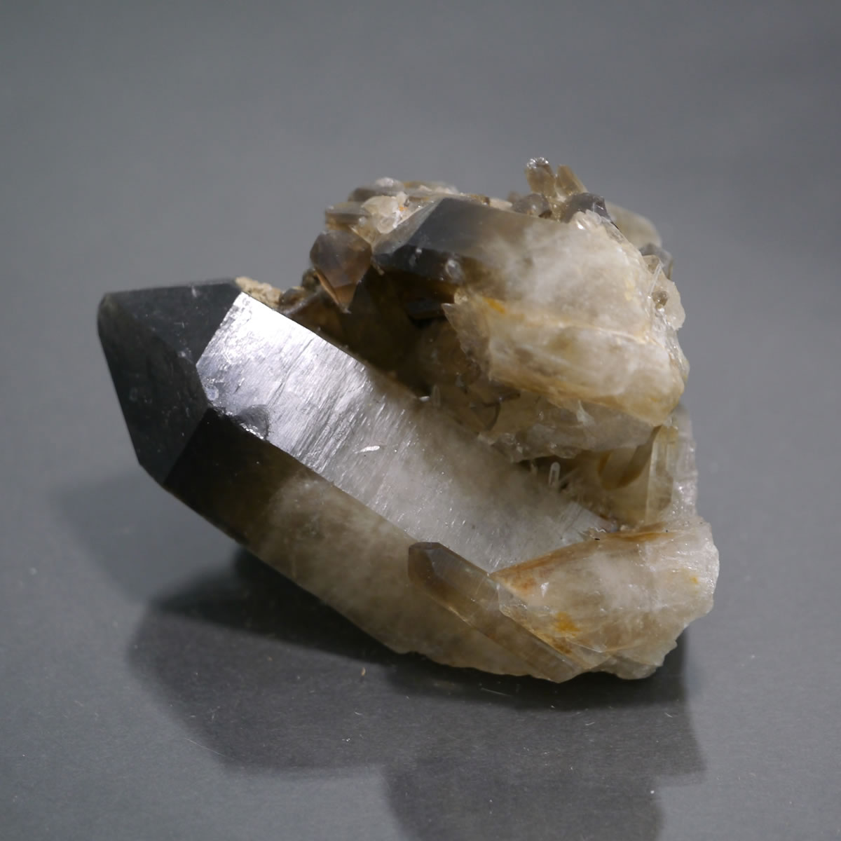 高品質 チベット産 モリオン 原石 クラスター 黒水晶 ケアンゴーム 261g 高品質 チベット産 モリオン 原石 クラスター 黒水晶 ケアンゴーム 261g