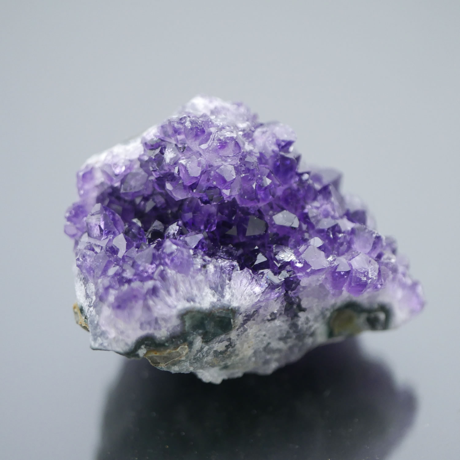 楽天市場】ウルグアイ産 アメジスト タワー 現物 570g 紫水晶 置物