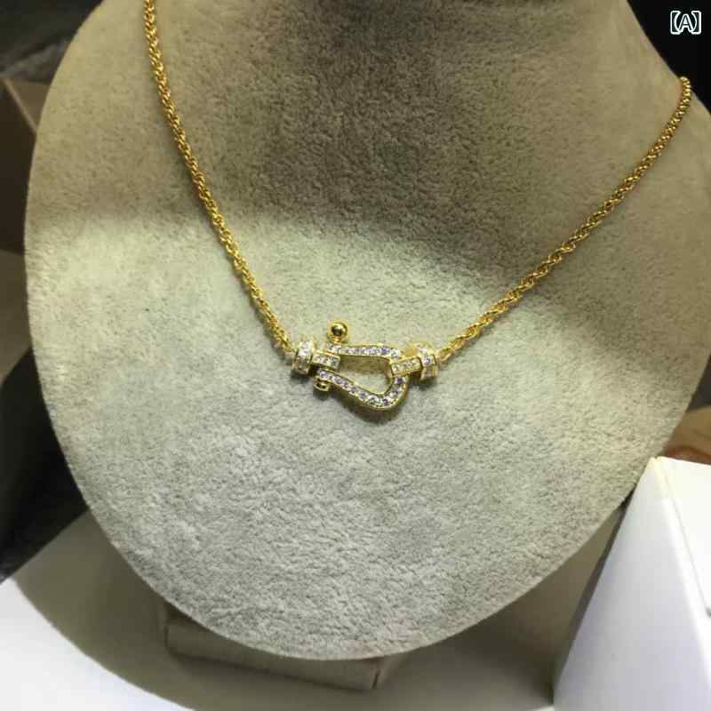 ネックレス 馬蹄 ペンダント レディース ホースシュー キュービックジルコニア 高精細仕上げ 華やか 高級感 ジュエリー アクセサリー 鎖骨チェーン ラグジュアリー エレガント 大人 きれいめ パーティー デイリー 誕生日 プレゼント ギフト