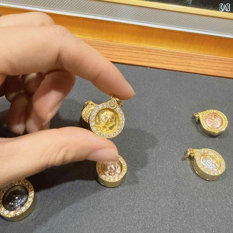 タイ お守り プラクルアン 幸運 金運 ミニサイズ ラインストーン装飾 運気向上 精巧彫刻加工 ペンダントトップ ネックレス アクセサリー 男女兼用 贈り物 スピリチュアル 厄除け 開運 招福 繁栄 祈願 精神統一 瞑想 守護 異国情緒 アジアン雑貨